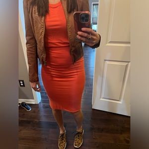 (3 for $30) Coral Leith bodycon midi dress. Size small